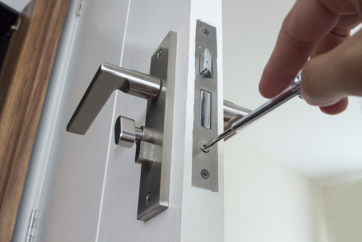 Our local locksmiths are able to repair and install door locks for properties in Rossington and the local area.